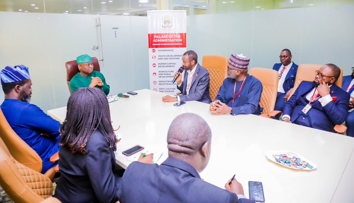 ekitistategov's tweet photo. ADO-EKITI | Tuesday, December 6, 2022 

H.E @biodunaoyebanji received in audience the management of @Sterling_Bankng at the Governor’s Office, Ado Ekiti. The discussions centred around opportunities for collaboration and #partnership to accelerate #development in Ekiti State. https://t.co/j9xS6kPVHr