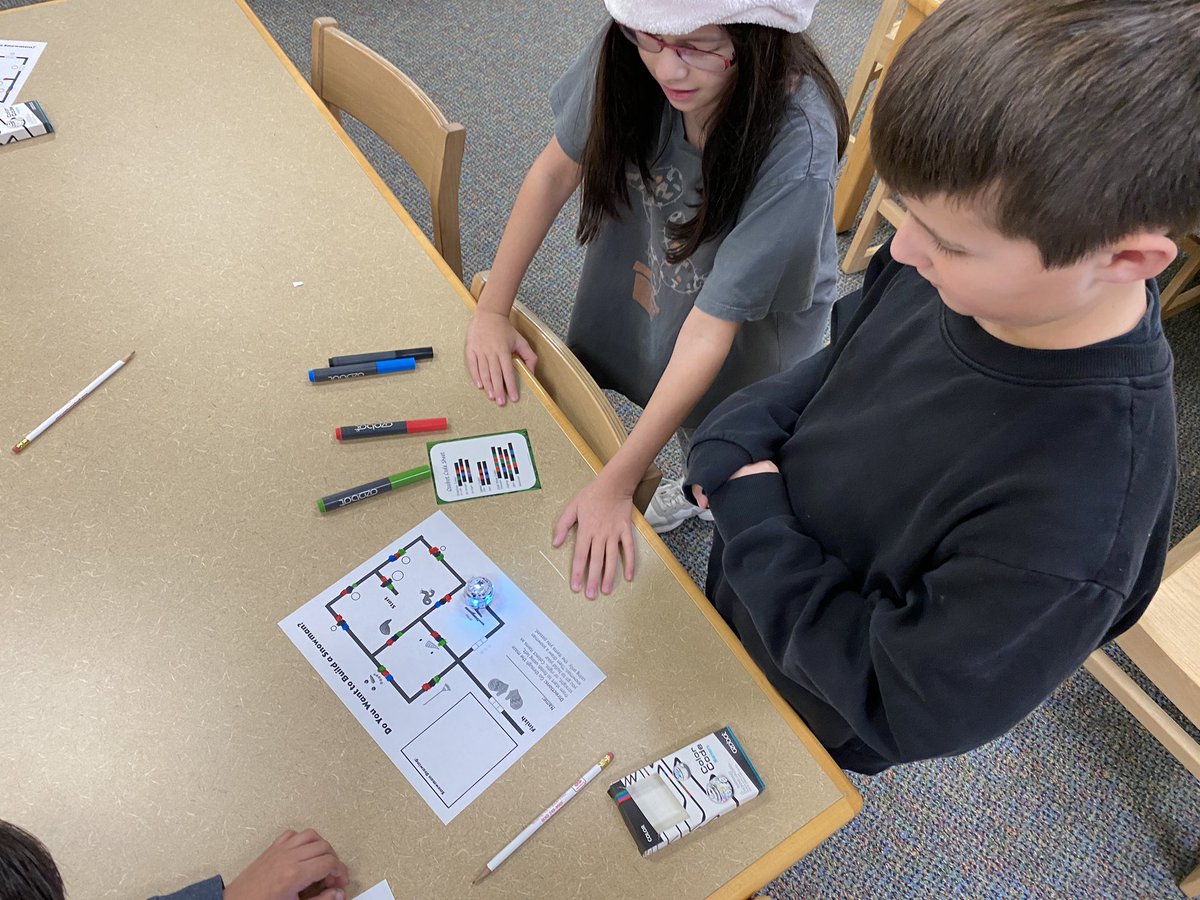 CiboloCreekLib's tweet photo. #HourofCode is in full force with Ozobots building snowmen. Students are ready to design their own stories next. #everycubcounts @CiboloCreekES @BoerneEdTech @BoerneISD https://t.co/8tHPn20qoZ