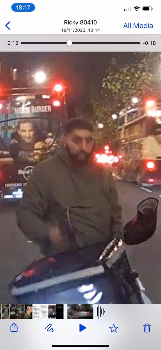 Andyboysnips's tweet photo. @MPSWestminster Well done....now any news on the thug who has attacked two black cab drivers (one on Park Lane couple of weeks ago and one outside Selfridges last week).
He smashed every window in the vehicles with a chain and buckle before turning it on the drivers, he's a delivery rider ⚠️ https://t.co/QRXQmLKQ3E