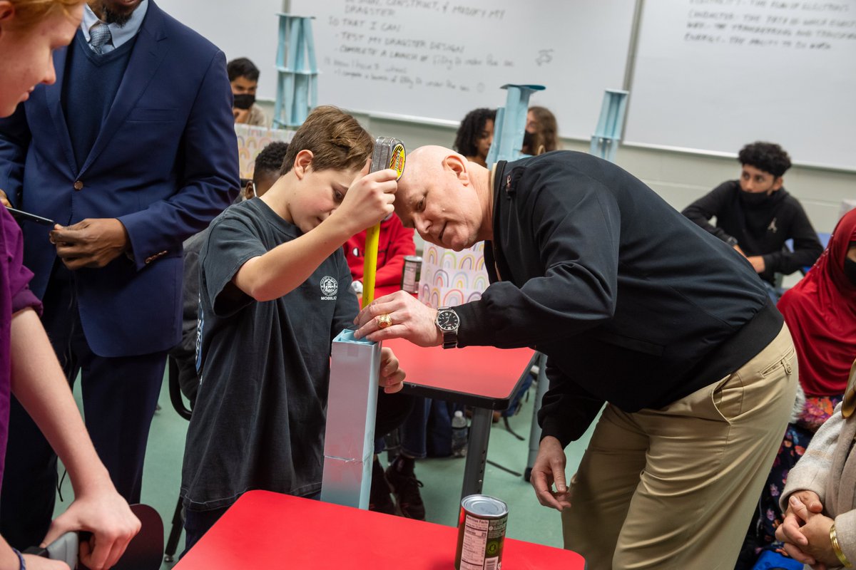 <a href="/W_WhitmanMS/">Walt Whitman MS</a> students solve wicked hard problems! Vice Chairman of <a href="/thejointstaff/">The Joint Staff 🇺🇸</a>, Adm. Christopher W. Grady, challenged students to a STEM challenge to create a structure that can hold a can using only paper and a roll of tape. Check out the results: bit.ly/3iIYtQO