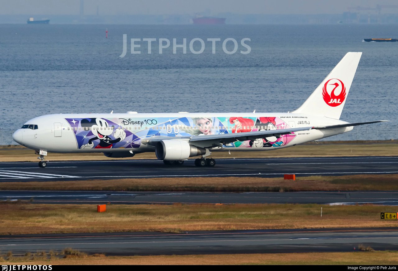 JAL、「JAL DREAM EXPRESS Disney100」を国内線で運航開始 12月6