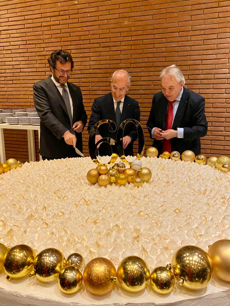 EnelGroupIT's tweet photo. 60 anni di futuro e di energia. 🎂 #Enel60 @starax, Michele Crisostomo, Michele dall’Ongaro https://t.co/cyP6UpBErr