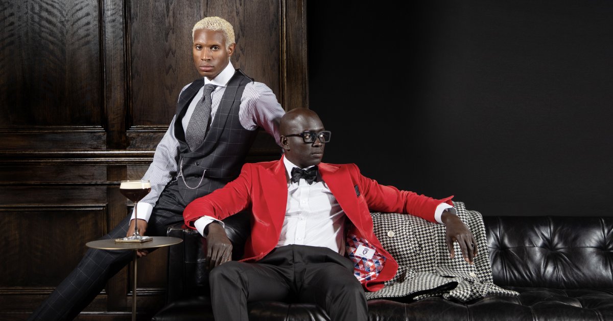 The holidays are the perfect time for men to style themselves in a standout way. From dressy suits to bold shirts, we've shared tips on outfits you can wear throughout this festive season here: ow.ly/nGK030sscC5

#HolidayStyle #MyKingAndBay #BespokeMenswear #menswear