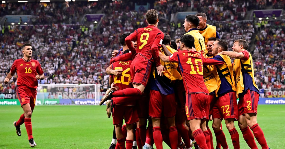 PosterSport's tweet photo. Orgulloso de ser de está selección de chicos que me ha vuelto a ilusionar y de un Entrenador que me conectó de nuevo con mi selección. 🇪🇸⚽️

Pase lo que pase siempre contigo, @LUISENRIQUE21 https://t.co/xucsMqzKW5