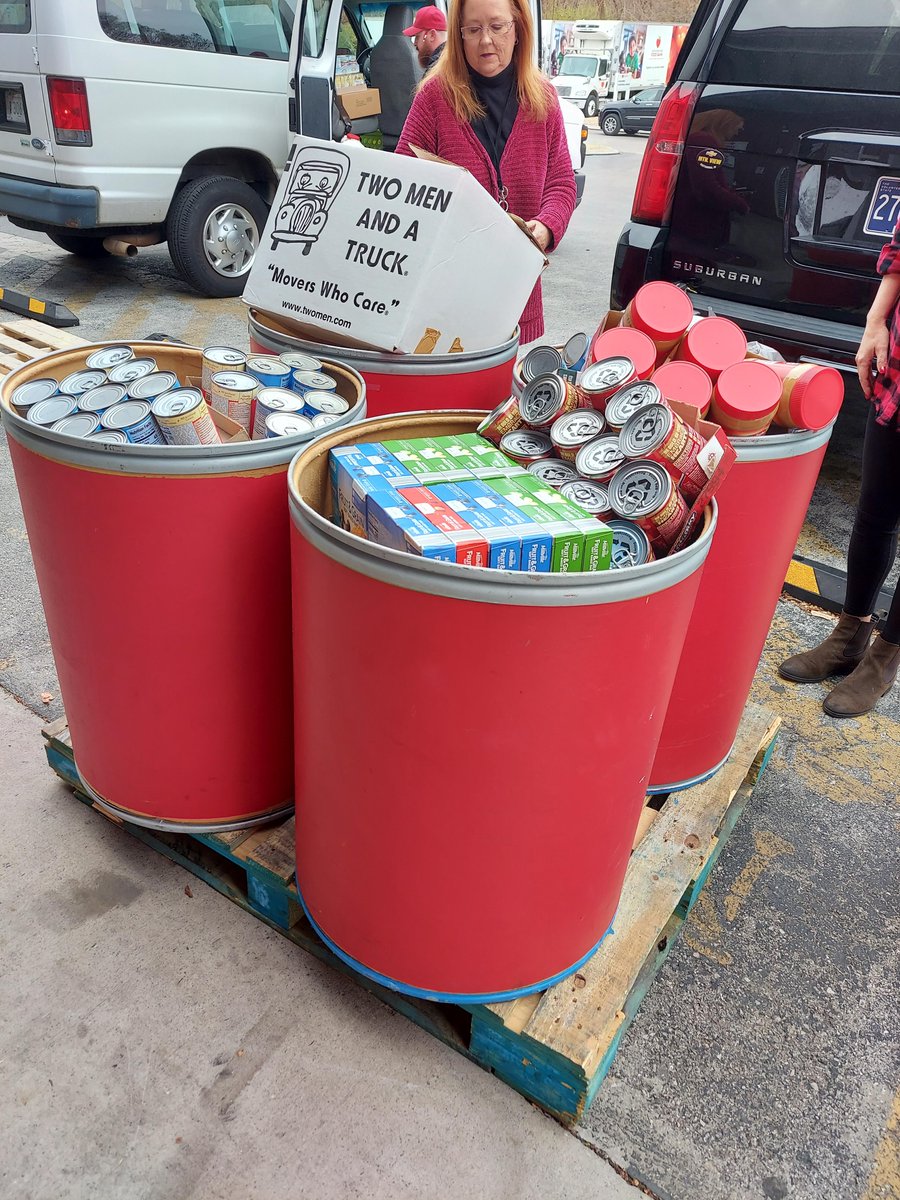 chattfoodbank's tweet photo. Look at what our @network_transpo friends helped bring in! They donated 477 pounds of food, helping to provide groceries for 398 meals! Thank y'all so much for your support! #SYCon3
#CAFB #chattfoodbank #bettertogether #feedingamerica #solvinghunger https://t.co/r15fM0Rxi4