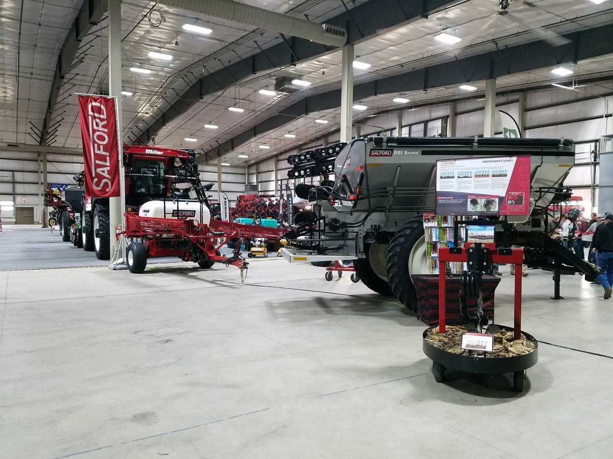SalfordGroup's tweet photo. ‘Tis the season for @NebraskaAgExpo &amp; we aren’t the only ones suited up in red 🎅🏼 …#salford is shining on display ✨

Looking for that perfect gift for a special someone? The #Salford booth 4600 has just what you are looking for 🎁 #tillage #application https://t.co/Oz01QfWvaq