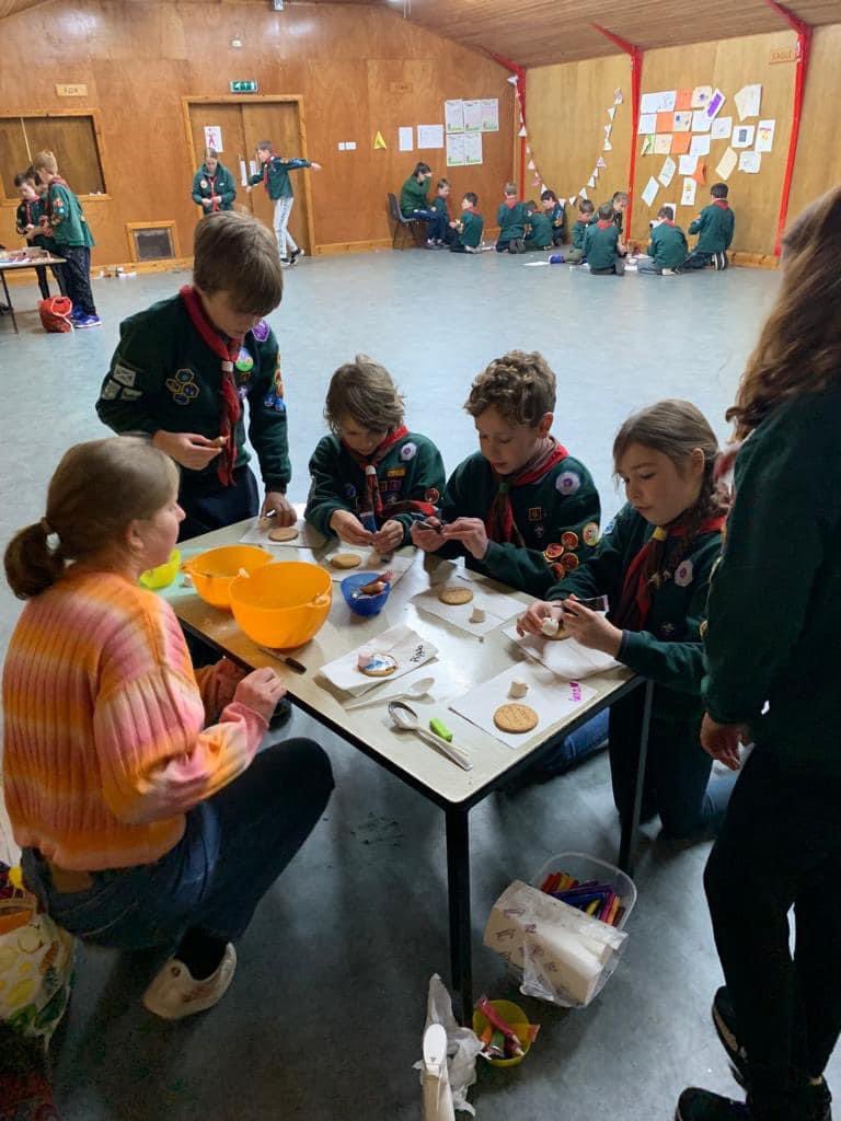 Cubs started with a bit of stargazing to finish off the Astronomer badge, then made lots of Christmas decorations. We awarded the last badges of the term, including Chief Scout Silver for Harry. The Cub Cup for the Six with the most points this term, won by the Blues.