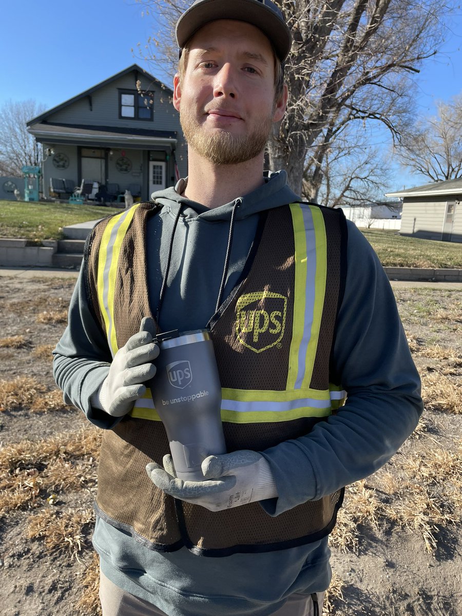 6880UPSsup's tweet photo. Recognizing PVD Matt who has worked with UPS every holiday season for 5 years! Matt is safe, courteous, and quick! Thank you for being awesome Matt! #ThankYou #ThankAUPSer #NPCoordinatorchallenge #PVDrecognition #StayCalmHaveFun @NP_UPSers @UPSers https://t.co/vrHBgfBmIo