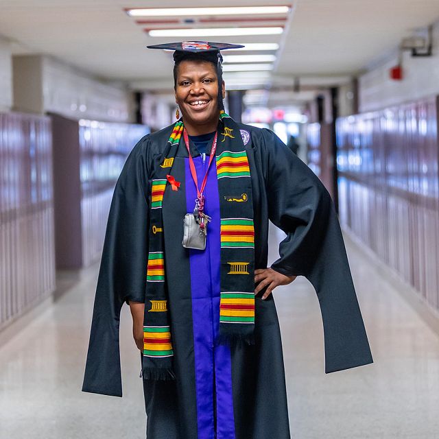 fcpsnews's tweet photo. #FCPSTeacherTuesday "My first inspiration to become a teacher was my mother. She was a teacher as well.  I get a lot of gratification from helping people and students achieve their goals."

Mitchelle Samuels
Spanish Teacher
@W_WhitmanMS https://t.co/V3eeLZCwz4