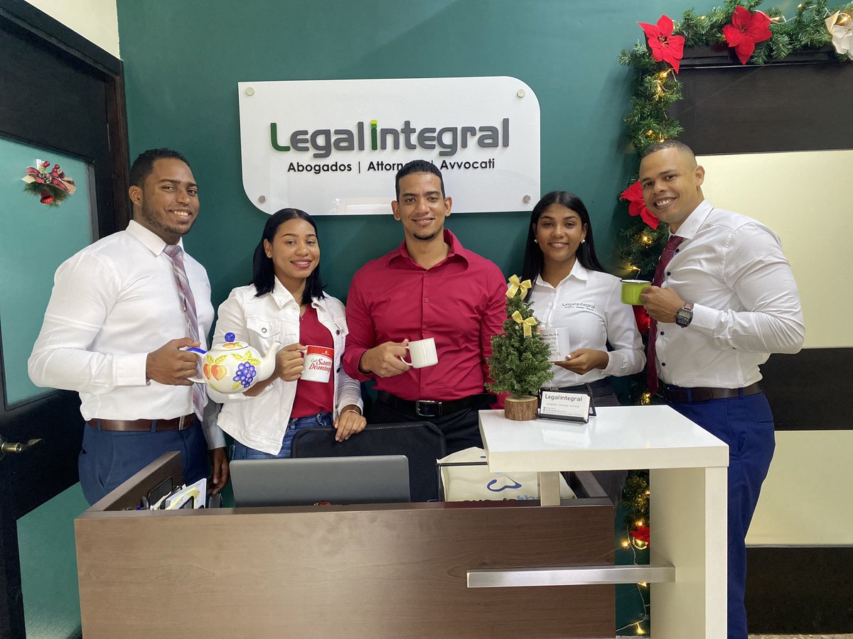 victordcanelo's tweet photo. En @LegalIntegral recibimos la navidad con un suculento chocolate y yaniquecas, preparado con amor por doña Ilsie Payano, a quien debemos agradecer, por ser un instrumento de Dios. #SomosLegalIntegral #TeamIntegral #Abogados
#AbogadosRD
#SomosAbogados
#LaRomana https://t.co/lSDkMZoSpZ