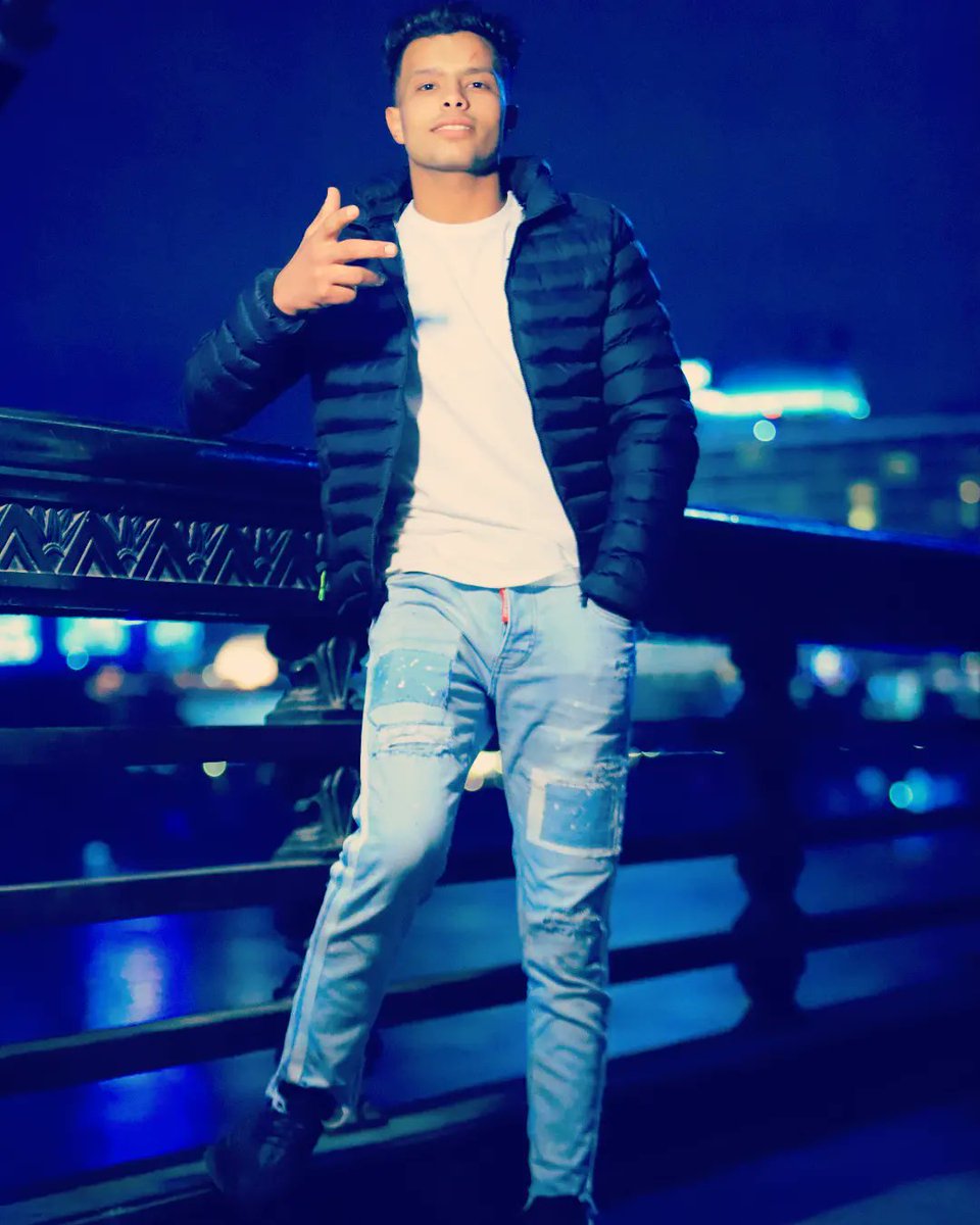 "ليسوا مثلي ولست مثلهم" ، أنا" كمثل" اللذين لامثل لهم"...!