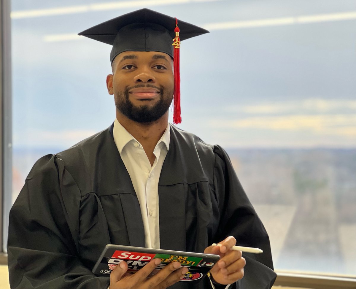 wku's tweet photo. 🎨 Explored a passion for illustration & graphic design with @wkuart
🟣 Forged friendships with brothers in @wkufiji
🎓 First-generation #WKUGrad
Read Tayshaun Hassell's story: https://t.co/OhW8ppZGWF
#WKU #IAmPCAL @WKUPcal @WKUGreeks @PhiGamHQ @AIGAdesign @kappapiart1911 https://t.co/1hjGl6bpWl