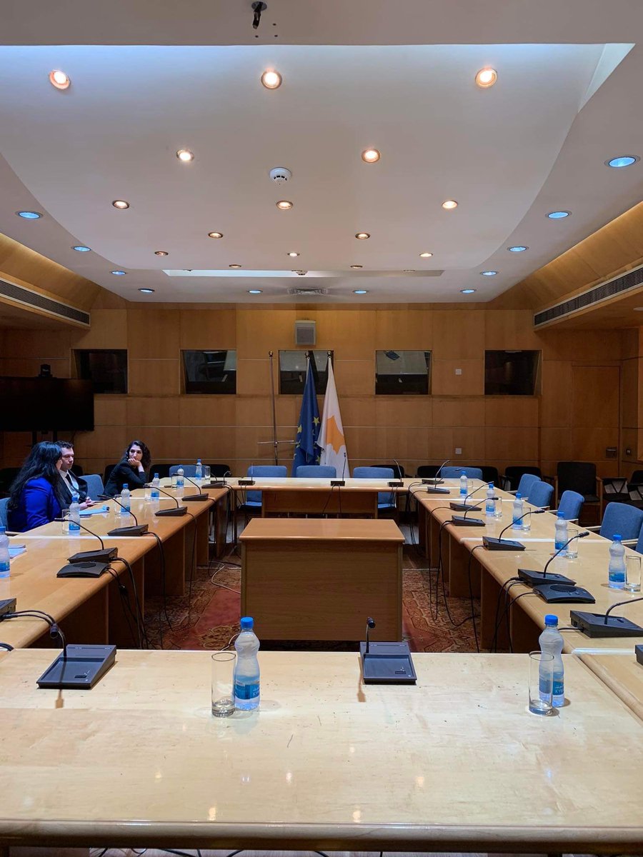 dplmCY's tweet photo. #AmbassadorSeries #foryouthrights #EastMed #Cooperation #Youth🙋🏻♀️🙋🏻♂️
Ευχαριστούμε θερμά το @CyprusMFA και ιδιαίτερα τους κ. @kkorneliou και κα. @ThsShambos για τη φιλοξενία στο Υπουργείο Εξωτερικών, το οποίο αποτέλεσε τον πρώτο σταθμό στο «διπλωματικό» μας ταξίδι. https://t.co/wOCVwYN6uK