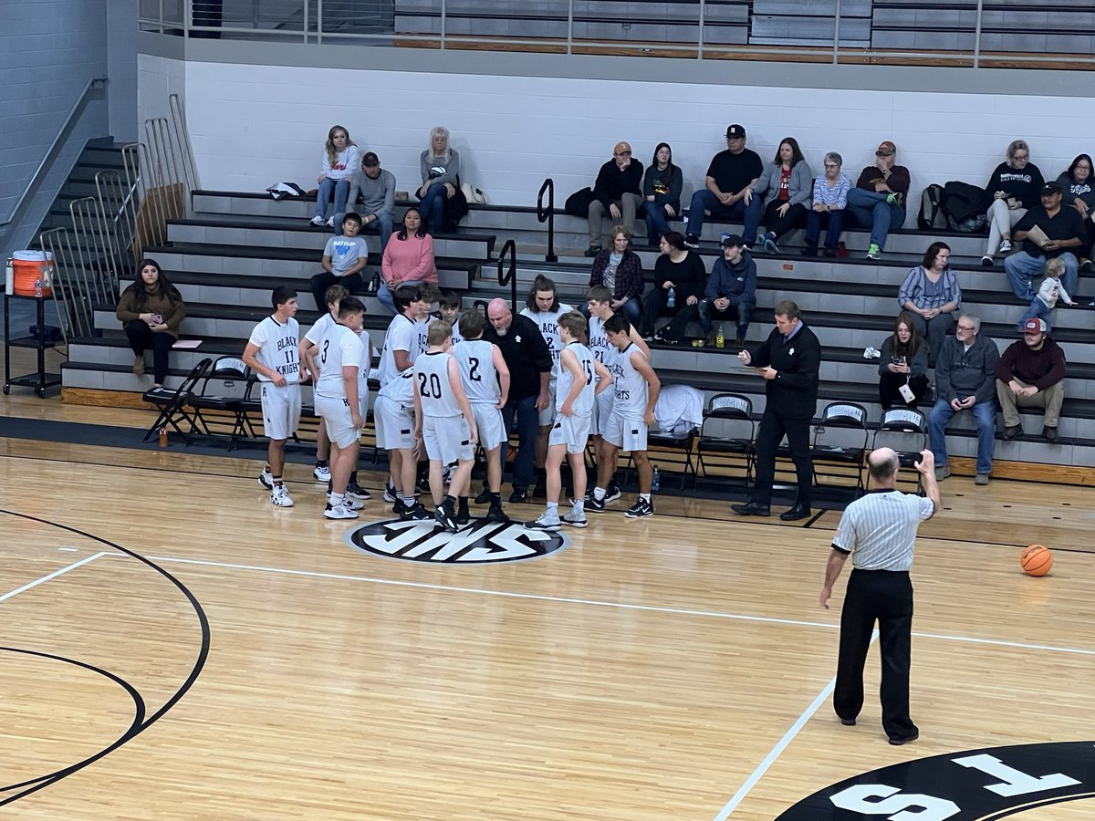 KevinHensleyCVN's tweet photo. THREAD: #Robbinsville Basketball welcomes Highlands. #LadyKnights #BlackKnights #SMCBB #LSMCBB https://t.co/Yo8U0hOyUy