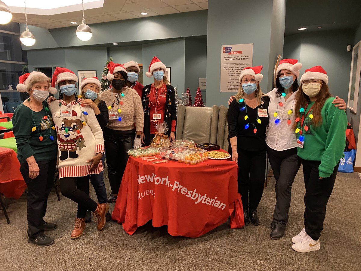 NYPQ brings joy to the patients and families of Hope Lodge, NYC. ⁦<a href="/nyphospital/">NewYork-Presbyterian</a>⁩ #servingwithlove  #bettertogivethanreceive  #cookedwithlove