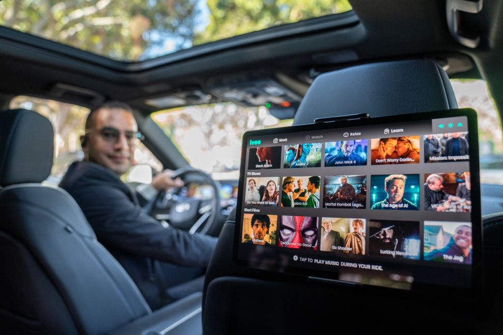 rideivee's tweet photo. 36% of all Americans have used a rideshare app, more than double the number from 2015. As more and more drivers become passengers, how will Ivee help you with that transition? Find out at https://t.co/tRDm9b8JEy!
#rideshare #ivee #commute https://t.co/GSiIaFCSlF