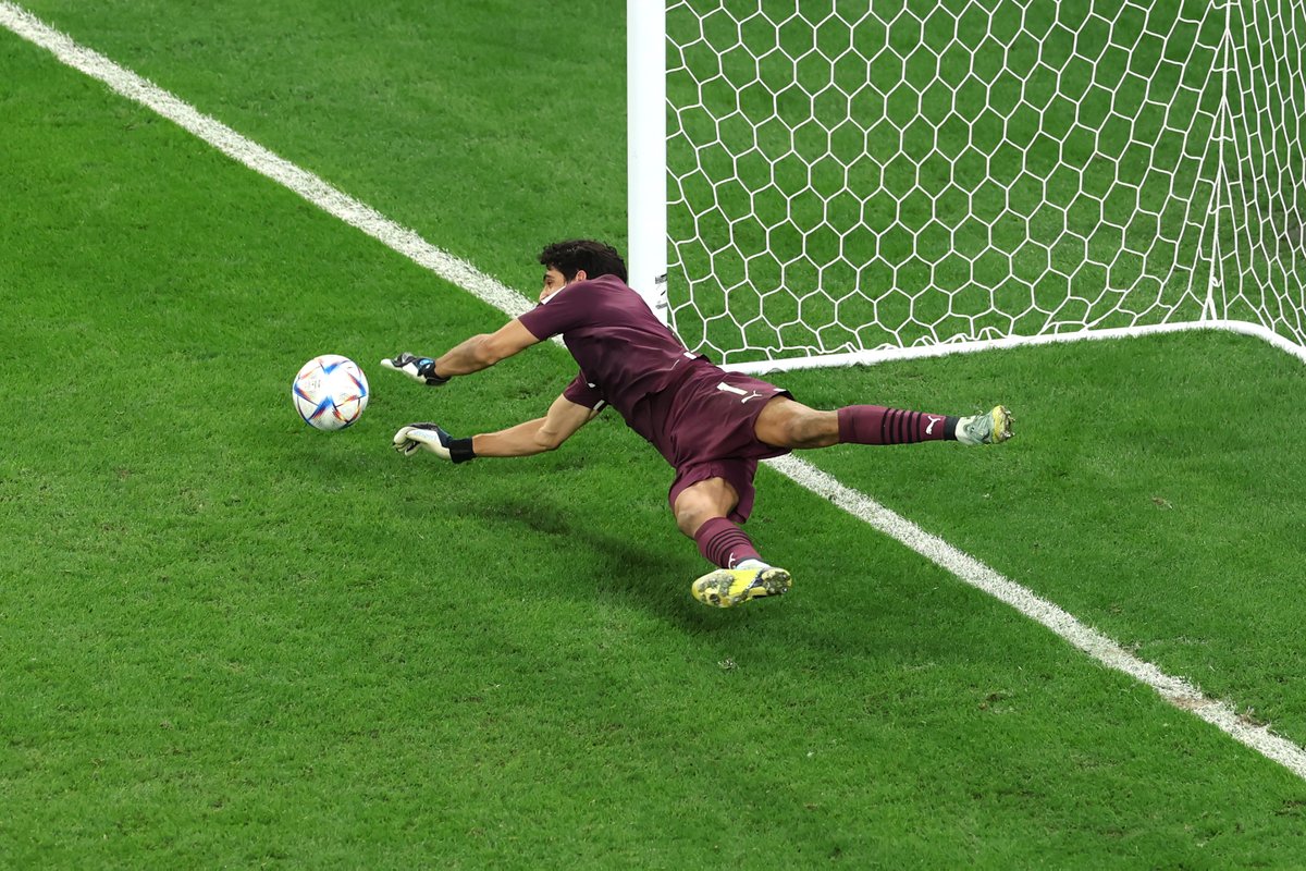 fifaworldcup_es's tweet photo. Héroe 🧤 https://t.co/L8GABryLcA