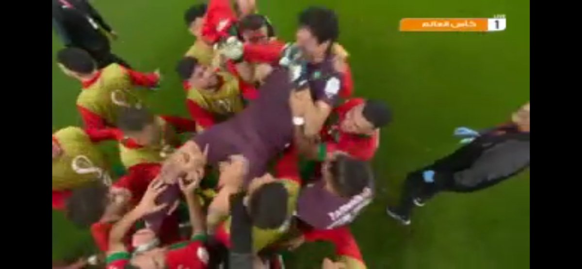 ali_alassmer's tweet photo. #المغرب_اسبانيا
ينصر دينك يا بونو
اسطوره انت يا بونو
مبروك المنتخب المغربي
اسود ورفعة راس
أن شاء الله الكأس مغربي https://t.co/3BKkklIsrG