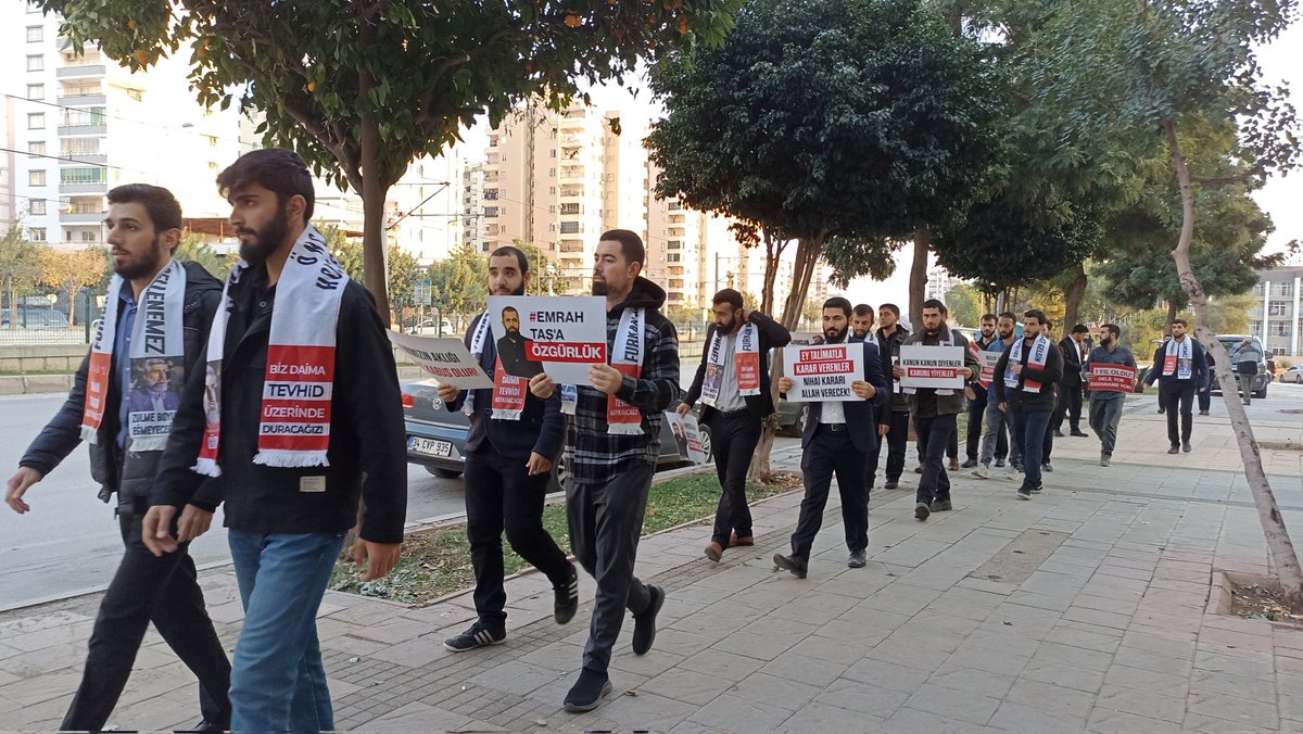 MedyaFurkan's tweet photo. Özgürlük Mücadelesinde Bugün! 

Alparslan Kuytul Hocaefendi ve 9 kardeşimizin haksız tutukluluklarının 13 Ocak'ta görülecek mahkeme kararıyla son bulması adına Adana'da #ÖzgürlükYürüyüşü ve #AdaletBekleyişi gerçekleştirildi.

#AlparslanHocayaÖzgürlük https://t.co/CMiqYMaDOn
