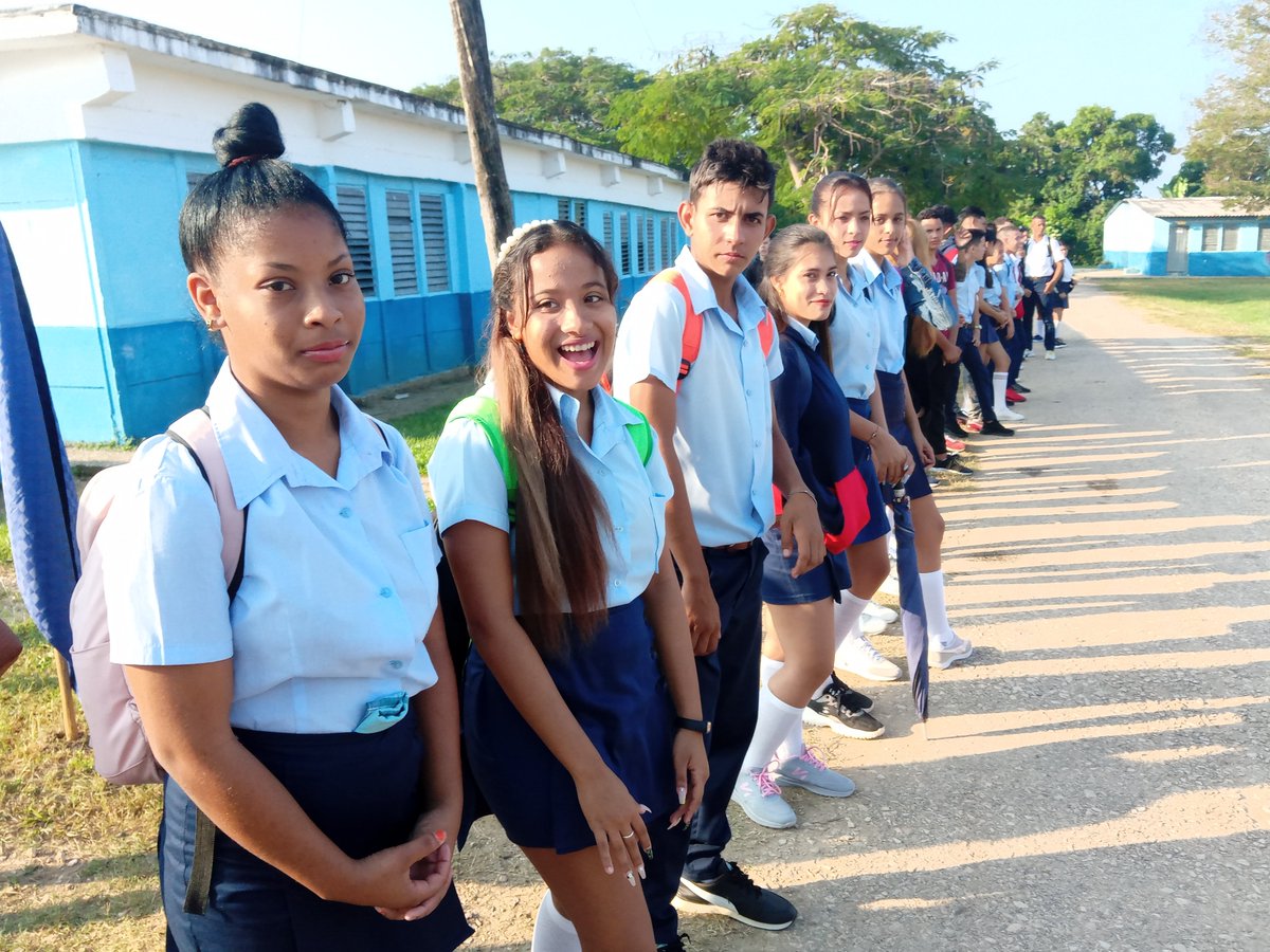 En su cumpleaños 52, la FEEM dedica por estos días una mirada audaz a lo realizado y lo que queda por hacer, renueva sus líneas de trabajo con una generación que, sin olvidar sus principios fundacionales desde 1970, busca descubrir nuevos horizontes #EducadoresCamagueyanos