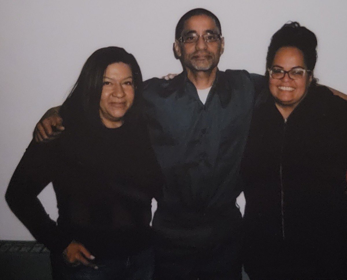 Today is also the 57th birthday of RAPP Bronx Community Leader Lisa’s brother Phil. It also marks his 40th year of incarceration. Phil went to prison at the age of 16. We’re ready to welcome him and so many others home, too. 2/3