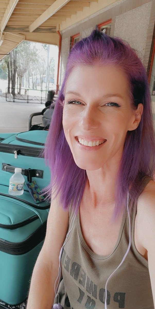 Venusjade's tweet photo. Quick update. Still waiting but the woman who works here is so nice. She gave me yogurt and water since I didn't get to eat this morning. 😭❤ https://t.co/vjWt61XAyW