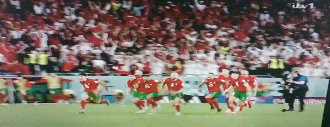 Tangis spanyol, pesta kemenangan maroko, nama besar, liga terbaik, dan permaianan bagus tidak cukup untuk tampil sebagai pemenang, congrat morocco 👍