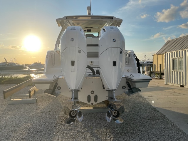 The two new Mercury 400 V10 5.7L Outboards on this stunning Tiara 34LS are sure to give you incredible power and performance! 👀🌅

#mercury #mercurymarine #tiarayachts