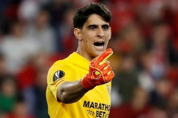 No true African sportsman will pass this!
Moroccan goalkeeper Yassine Bounou saves African Atlas Lions from Red Fury's deadly claws.

Retweet for Bono
Like for Morocco

De Gea Ziyech Bono Hakimi Ten Hag Enrique Amrabat Rodri Penalties #worldcup