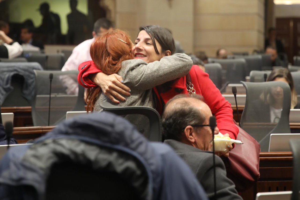 Gracias al Congreso por respaldar no solo mi gestión como Min. de Minas y Energía, sino la propuesta de este Gobierno. Gracias por confiar en el trabajo que hemos adelantado para impulsar la #TransiciónEnergéticaJusta. Vamos con toda a seguir trabajando por nuestro país.