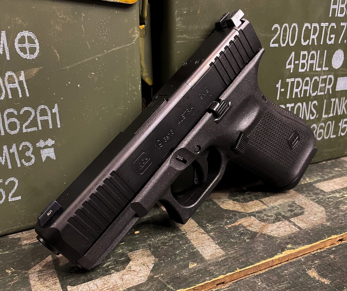 CU29_Custom's tweet photo. Glock 19 GEN5 MOS with Glock night sights. These are canceled law enforcement contract guns, and are brand new in box. On sale on our website for $549! MSRP on these is originally $745.

https://t.co/Ha4vKg5wPh https://t.co/mt8qtyOG9R