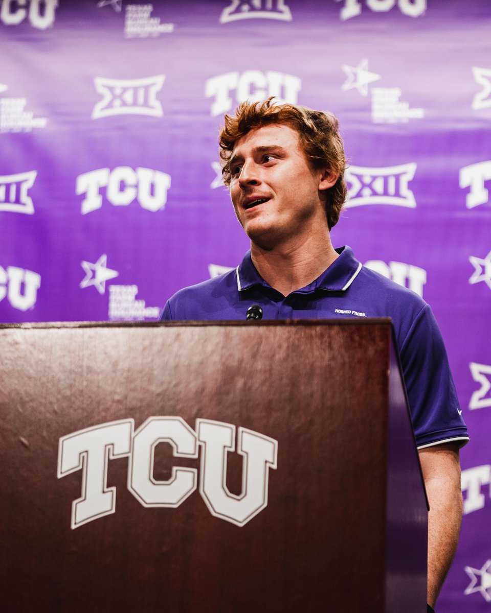 TCUFootball's tweet photo. QB1's Heisman Finalist Presser 🐸

#GoFrogs #HouseOfDuggan #HE15MAN https://t.co/AEBtkFay7E