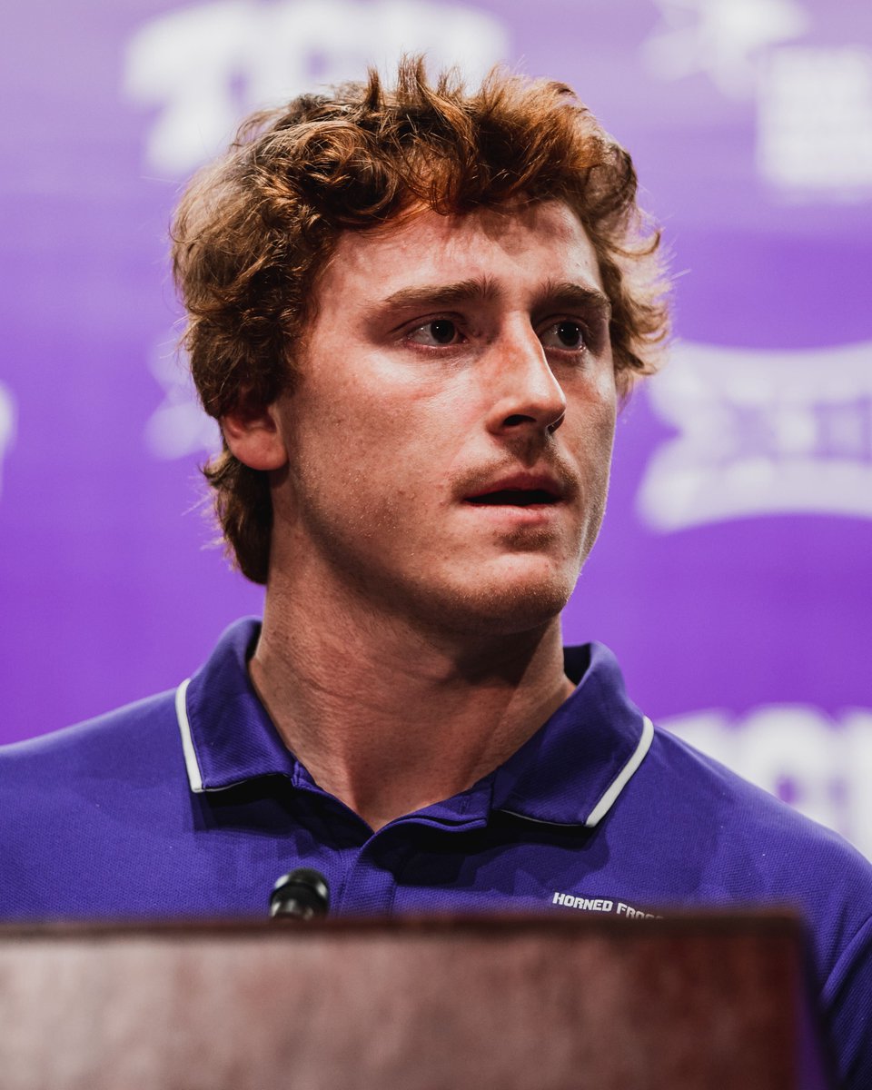TCUFootball's tweet photo. QB1's Heisman Finalist Presser 🐸

#GoFrogs #HouseOfDuggan #HE15MAN https://t.co/AEBtkFay7E