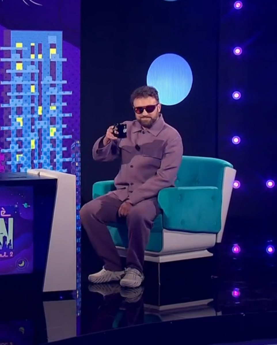 COME4BREAKFAST's tweet photo. @dargendamico in @COME4BREAKFAST 💣

The italian rapper, songwriter and record producer joined host @alecattelan  to talk about his work and to release his brand new single, wearing a total look from our last collection. https://t.co/pqXKcbLrbd