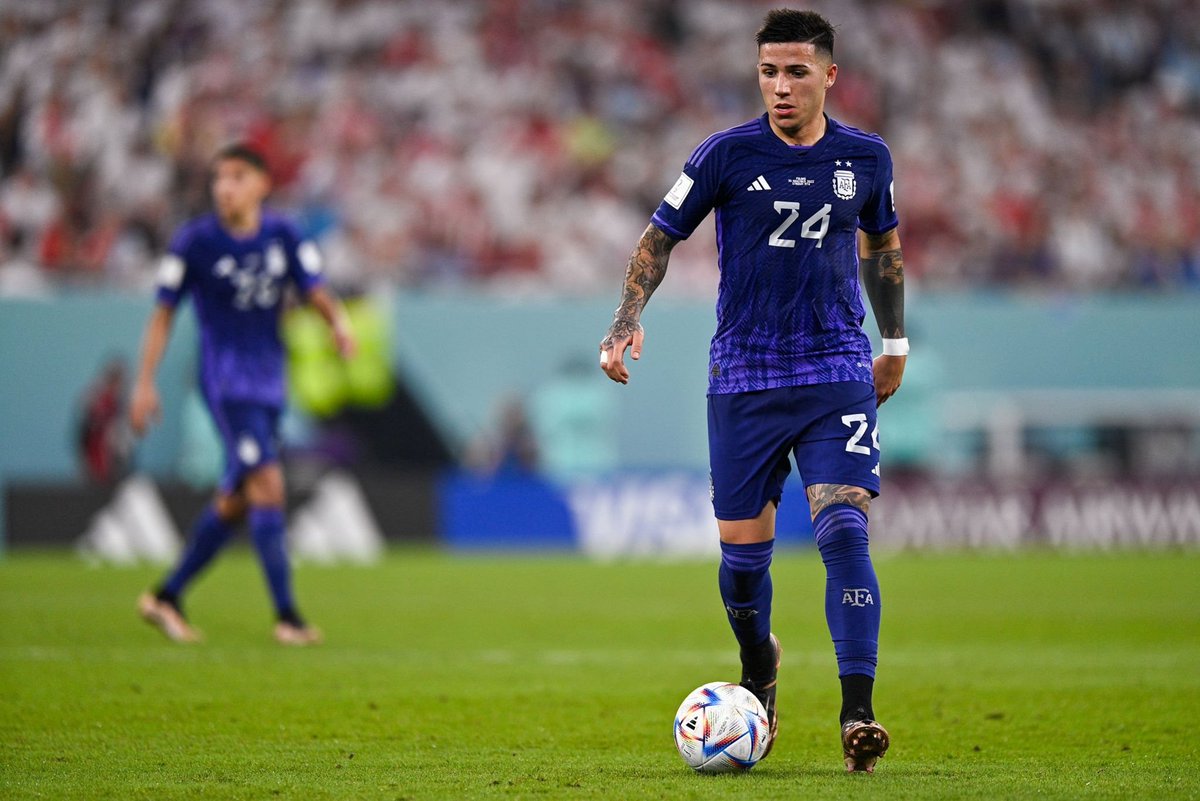 No será el cancherito Valverde o el flipante Gavi, pero no está mal ser un mediocampista entre los ocho mejores del mundo, eh.

Bastante bien Enzo Fernandez.