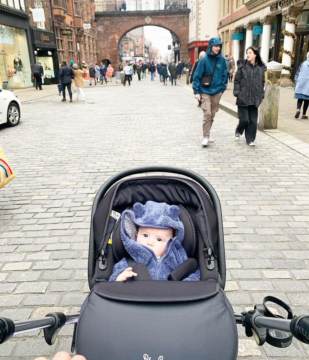 adele1985's tweet image. 37!!! 🥂🎂
Throw back to last Friday .. my bday! Had the best day with my little family 🥰 #mybirthday #chester #birthdaygirl