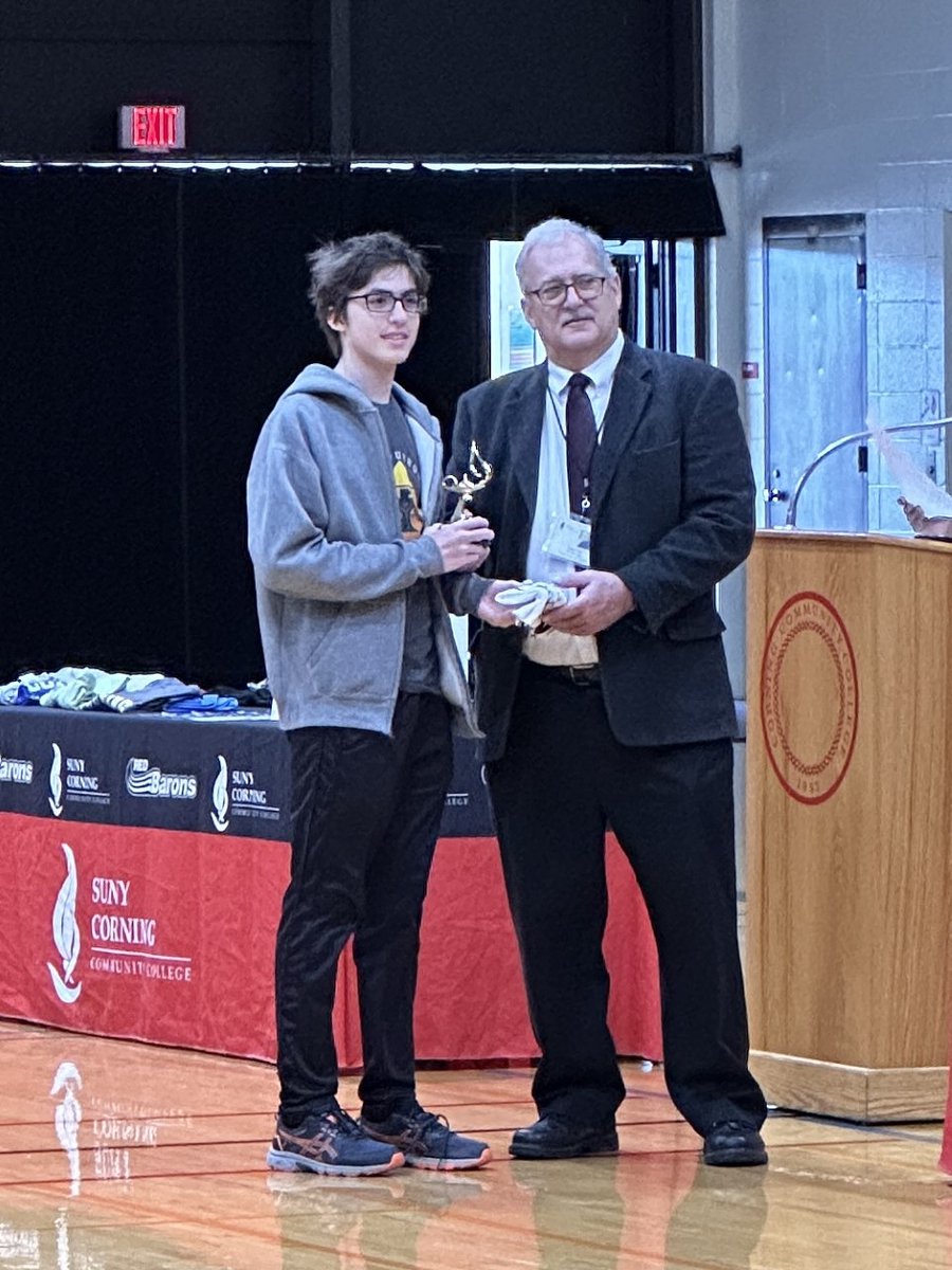 HhdsSchools's tweet photo. Congratulations to Ryan Bo, Bloom Fazzary, Quentin Lewis, Genevieve Marino, and Nathan Zhou on their 2nd-place finish in the Large School Division of the Corning Community College High School Math Contest. Ryan also had the 4th highest score. #raidermath #raiderpride https://t.co/tae8rdGxSP