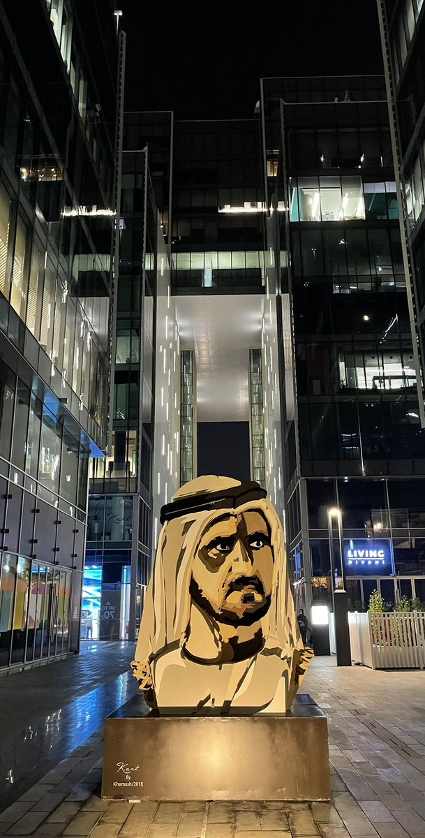 zz5z2's tweet photo. One day in Dubai✨💙 https://t.co/qefvqO8xaE