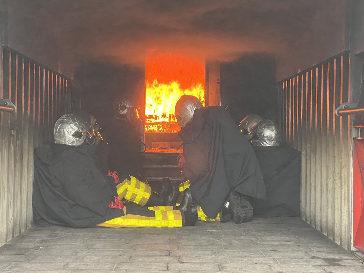 SDIS71's tweet photo. FORMATION | Pas moins de 95 #stagiaires aujourd’hui au @CFD_SDIS71 répartis sur 7 #MSP et #formations en simultané. Bravo aux logisticiens préparateurs de formation, hommes de l'ombre dans la préparation des sessions et du plateau technique ! https://t.co/itef3YEsHa