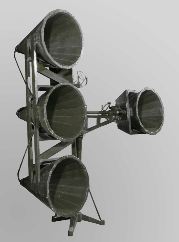 CanWarMuseum's tweet photo. #MachineOfTheMonth - This device, which used sound to find aircraft during the First World War, was operated in conjunction with 13-pounder anti-aircraft guns. Tubes connected the bases of two gramophone-style horns to a pair of stethoscope earpieces. https://t.co/jEPsvDnI4U