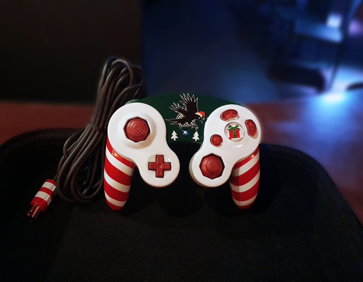 frismash's tweet photo. [⚠️Christmas Cup Update!🎅]

The winner of the "Advent Calendar" Side Event will get a customized "Frismash Christmas Cup" Gamecube Controller! 🎮

Also, rules for the Side Event have been updated on the startgg page!

Reg here : https://t.co/FznIlmzUPe

#frismash #FCC1 https://t.co/qAXYNwswiv