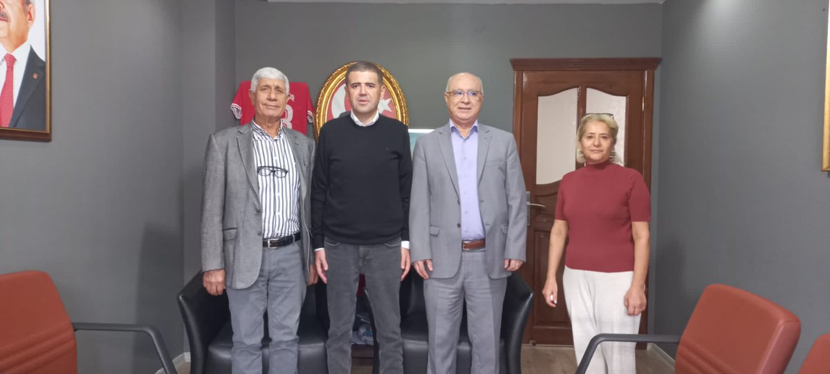 GaziAntep___27's tweet photo. Dernek  Yönetim Kurulumuz Cumhuriyet Halk Partisi  Mezitli İlçe Başkanı Sn. @ahmetstuncer ile görüşme gerçekleştirmişlerdir. İlgi ve alakaları için teşekkürlerimizi iletiriz. https://t.co/9VsxJSSzaR