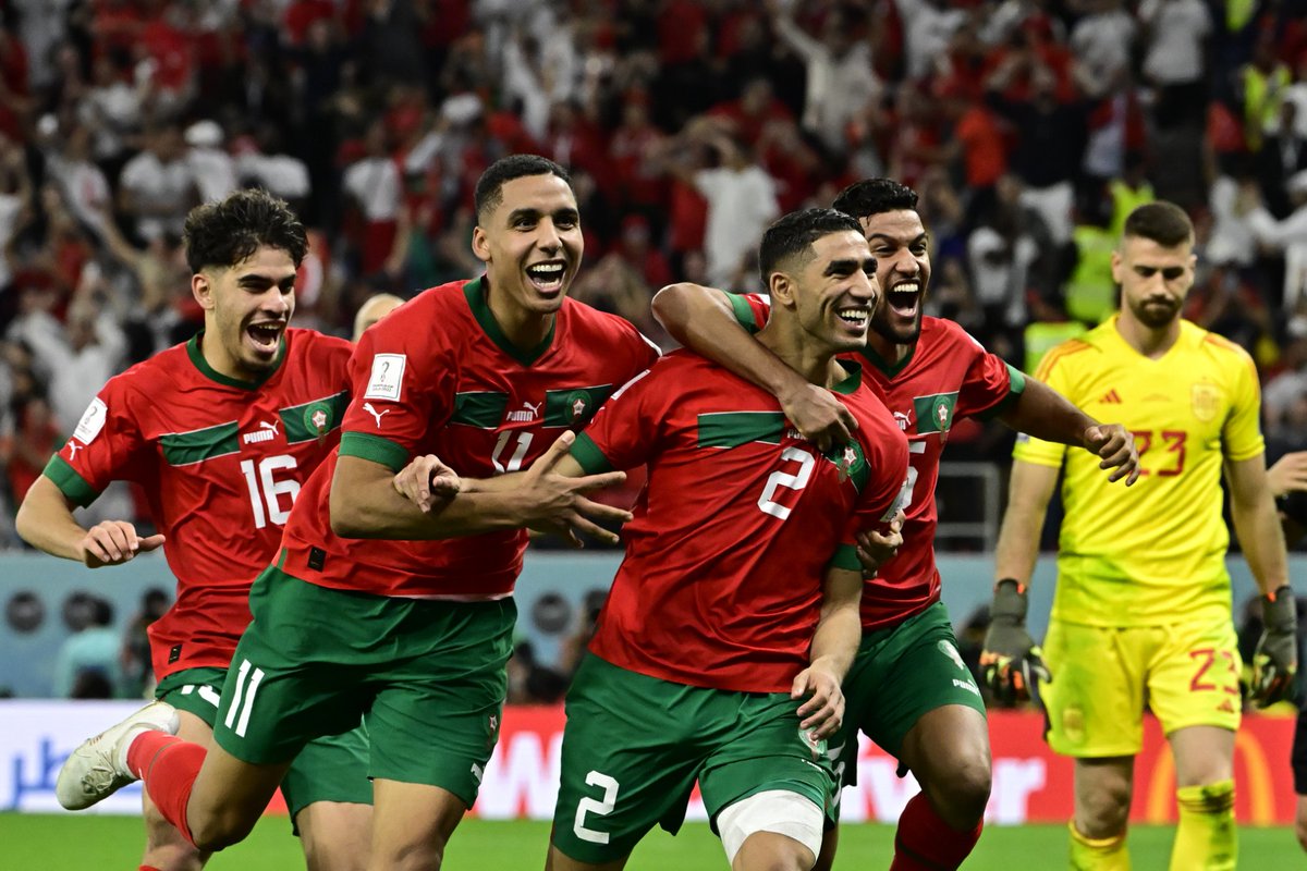 LavalleeGL's tweet photo. La victoire du #Maroc unit un instant #Israël et #Palestiniens. "Mabrouk", tweete en arabe le ministre israélien de la Défense Benny Gantz. "Une victoire pour la Palestine et tous les Arabes", lance de son côté le président palestinien Mahmoud Abbas #CoupeDuMondeFIFA https://t.co/dJtARG3heJ