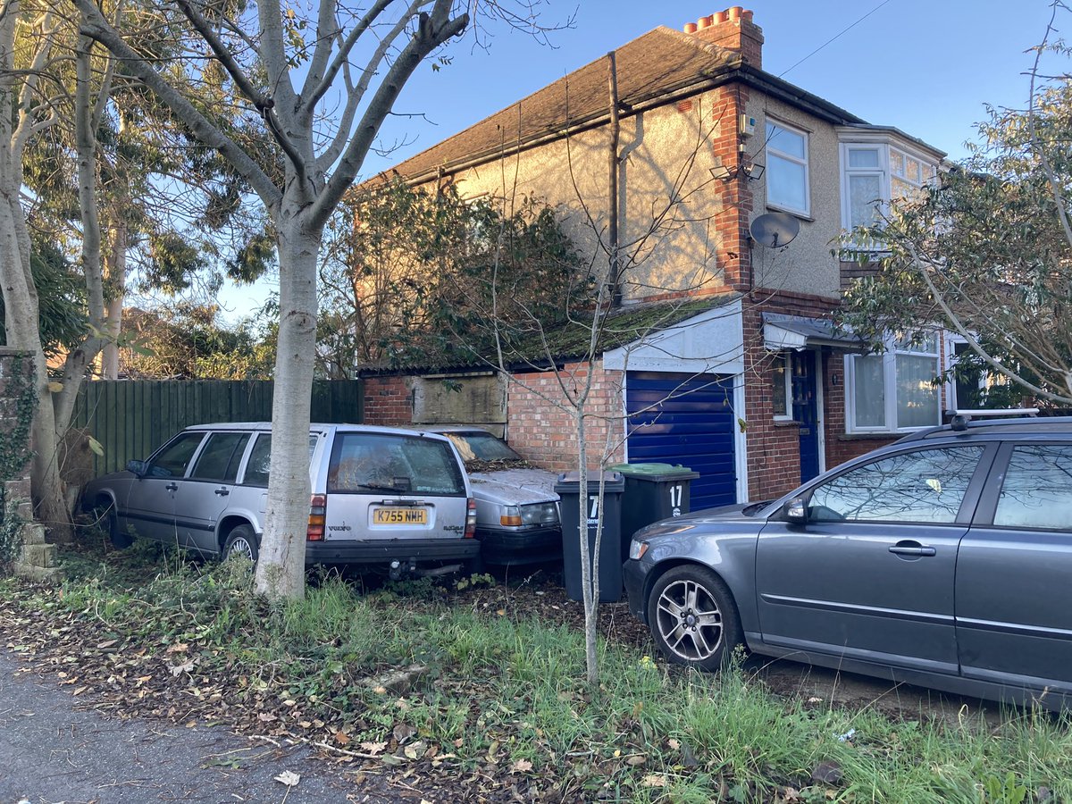 carphotography's tweet photo. For the real day 6 of #ChodventCalendar here's houses at either end of the same street.

And to think, in a parallel universe some people don't have *any* Swedish cars at all 🤷‍♂️ https://t.co/hESrL8KkQk