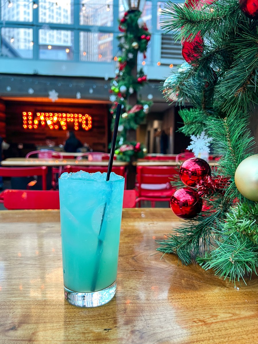 SiennaMercato's tweet photo. Get yourself an Iceburg(h) this winter at Il Tetto! 

📸:Iceburg - gin, white cranberry, rosemary &amp; lemon

#pittsburghbars #pittsburghwintercocktails #412eats #pghbars #pghcocktails https://t.co/kKbXvaVuhP