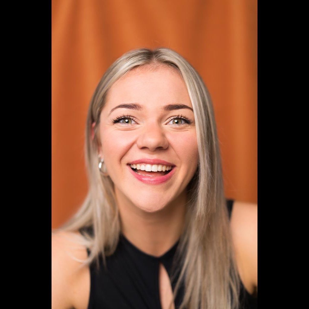 Super excited to announce the next project…. ‘Biggie’ 🎬

Staring
Ashley Stevens
&amp;
<a href="/felicitymooore/">felicitymoore</a> 

Written by <a href="/EllieKitch3ner/">ellie kitchener</a> 

More information to follow soon!

#shortfilms