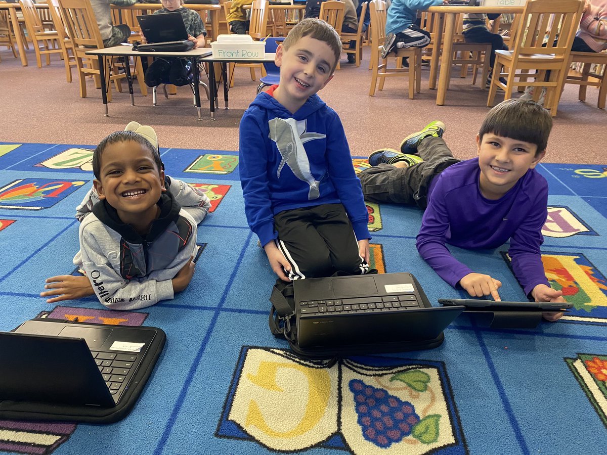 POBSRLIBRARY's tweet photo. Hour of Code Week is off to a great start at the SR Library.3rd and 4th Graders are enjoying using block coding to program their Dash Robots. 1st Graders are beyond excited to use directional coding to program “Fuzz” on Kodable. #HourOfCode #CSEdWeek @BWileyPOB @MrsPsihogiosPOB https://t.co/LCNrBOVWMw