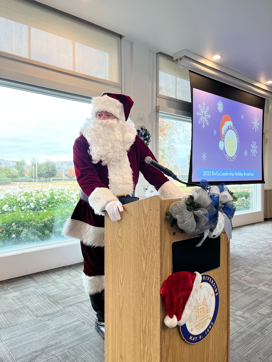 SupKarenSpiegel's tweet photo. The District Two team had a great time visiting Santa at a holiday breakfast this morning. Happy Holidays! 🎅

#HappyHolidays #Santa #DistrictTwo #RiversideCounty #RivCo https://t.co/xR794dkaam