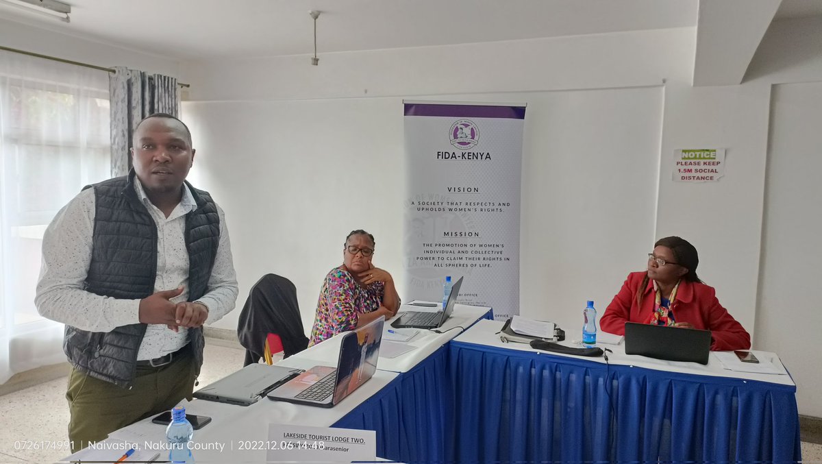 Mtaani_konnect's tweet photo. @LizGichohi ensured the team understands &amp; appreciate the contents of the Reproductive Health Care Bill 2019. Contentious issues (Family planning, comprehensive sex education &amp; safe abortion in Kenya. 
Not forgetting about the National Reproductive Health Policy 2023-2032 https://t.co/RIzuKNdTs2