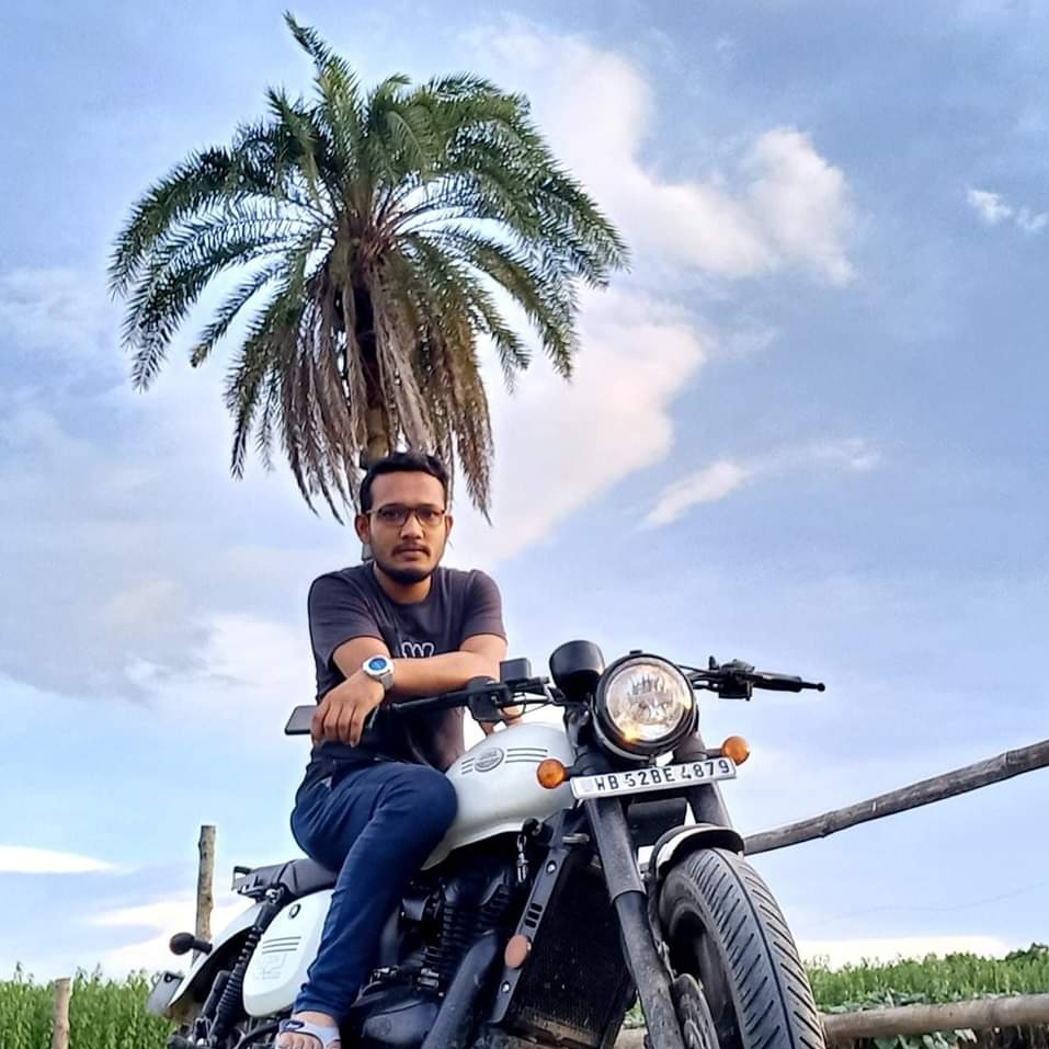 TITOBISWAS19's tweet photo. #NewProfilePic #Twitter #WorldcupQatar2022 #FIFAWorldCup2022 #jawamotorcycles #naturelovers #villagelife #photography #FastTrack #samsunggalaxy #NationalGeographic #Discovery #Bagula #WestBengal #Nadia #Krishnagar https://t.co/0DJYFNAvKa